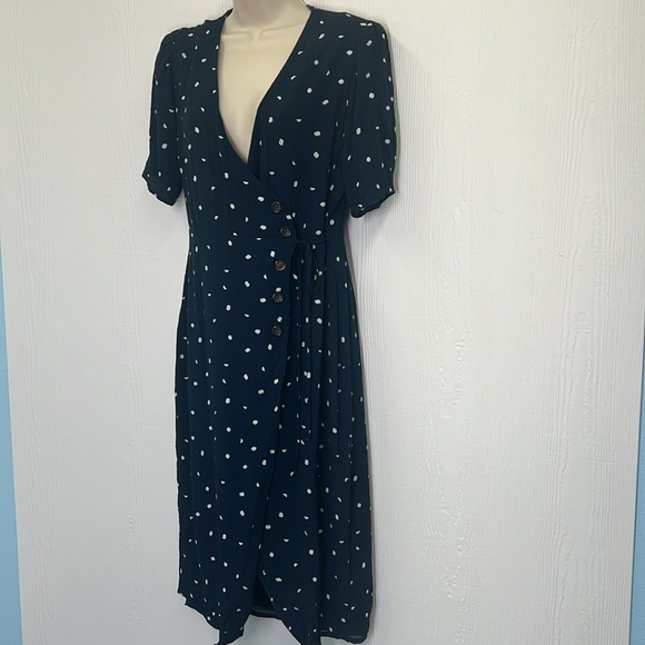 Urban Outfitters - ASTR The Label Button Wrap Polka Dot Navy Midi Dress Size M - Picture 6 of 12